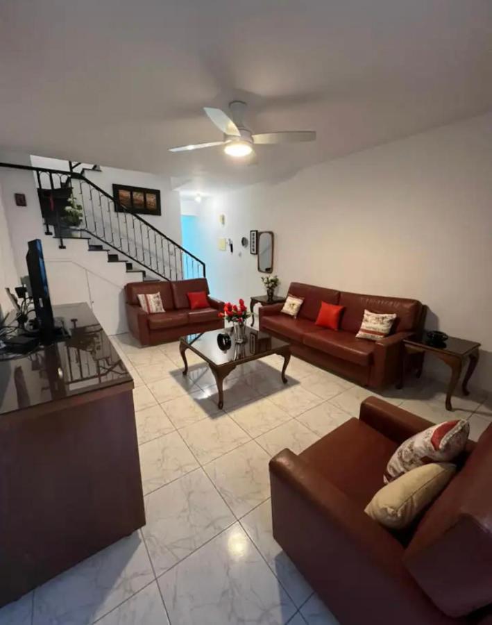 Marias Spacious Aparment Paphos Esterno foto