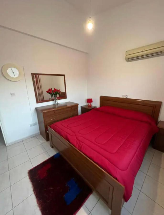 Marias Spacious Aparment Paphos Esterno foto